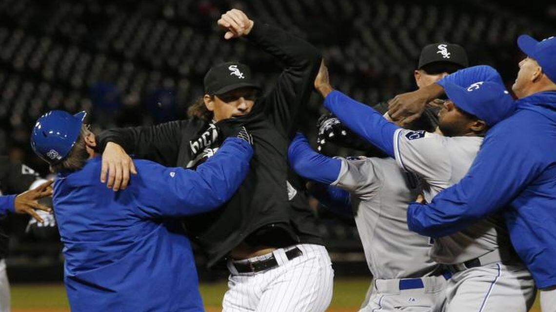 
Chicago White Sox's Jeff Samardzija, center, fights with Kansas City Royals players during the seventh inning of a baseball game Thursday, April 23, 2015, in Chicago. (AP Photo/Andrew A. Nelles)
