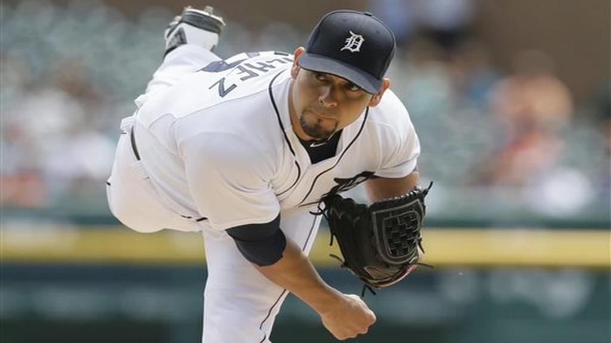 
Detroit Tigers starting pitcher Anibal Sanchez throws during the first inning of a baseball game against the Kansas City Royals, Thursday, Aug. 6, 2015, in Detroit. (AP Photo/Carlos Osorio)
