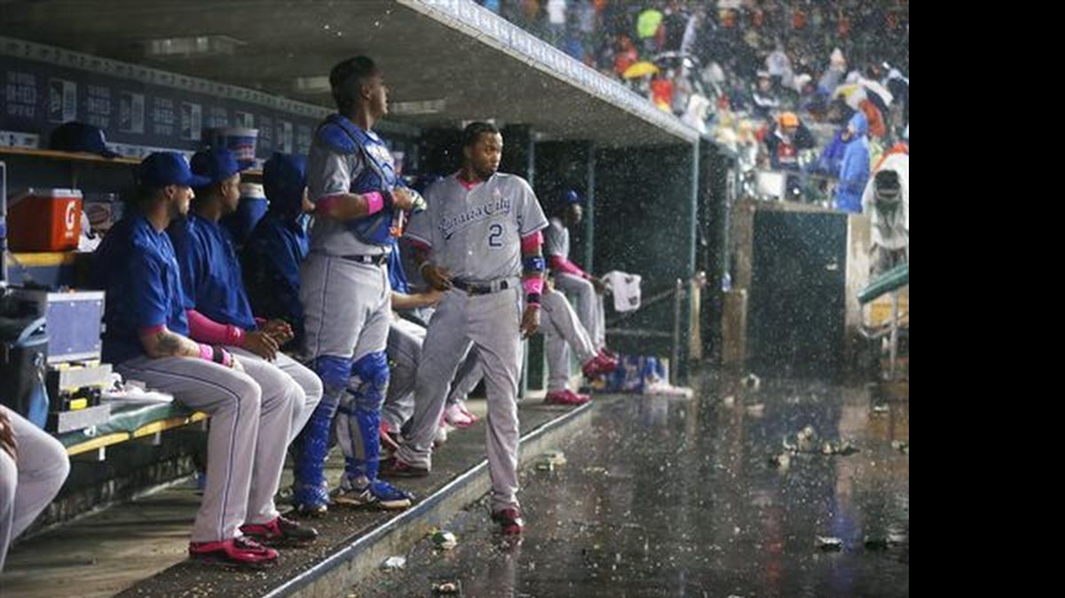 The Royals had to wait out a rain delay during the ninth inning in Detroit on Sunday.
