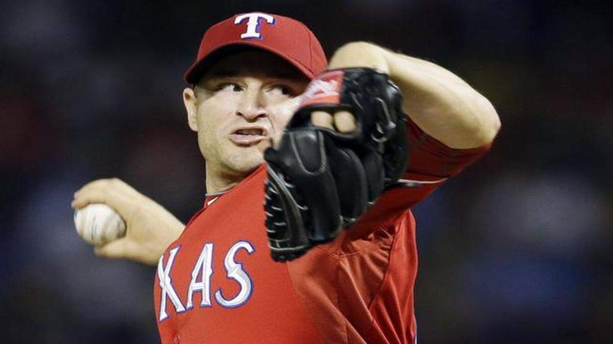 
Jason Frasor pitched against the Tampa Bay Rays last year in a wild-card tiebreaker game.
