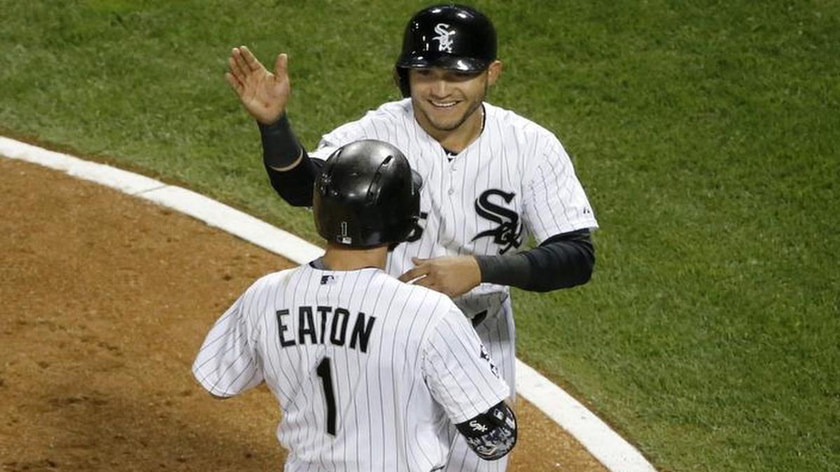 
Chicago’s Adam Eaton (1) and Carlos Sanchez celebrated Eaton’s two-run home run off Royals starter Johnny Cueto in the fifth inning Tuesday night in Chicago.
