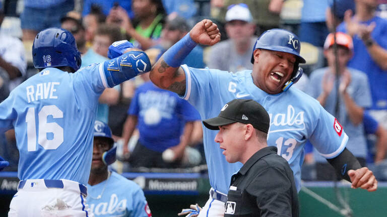 How Salvador Perez’s first stolen base in years helped extend Royals’ win streak