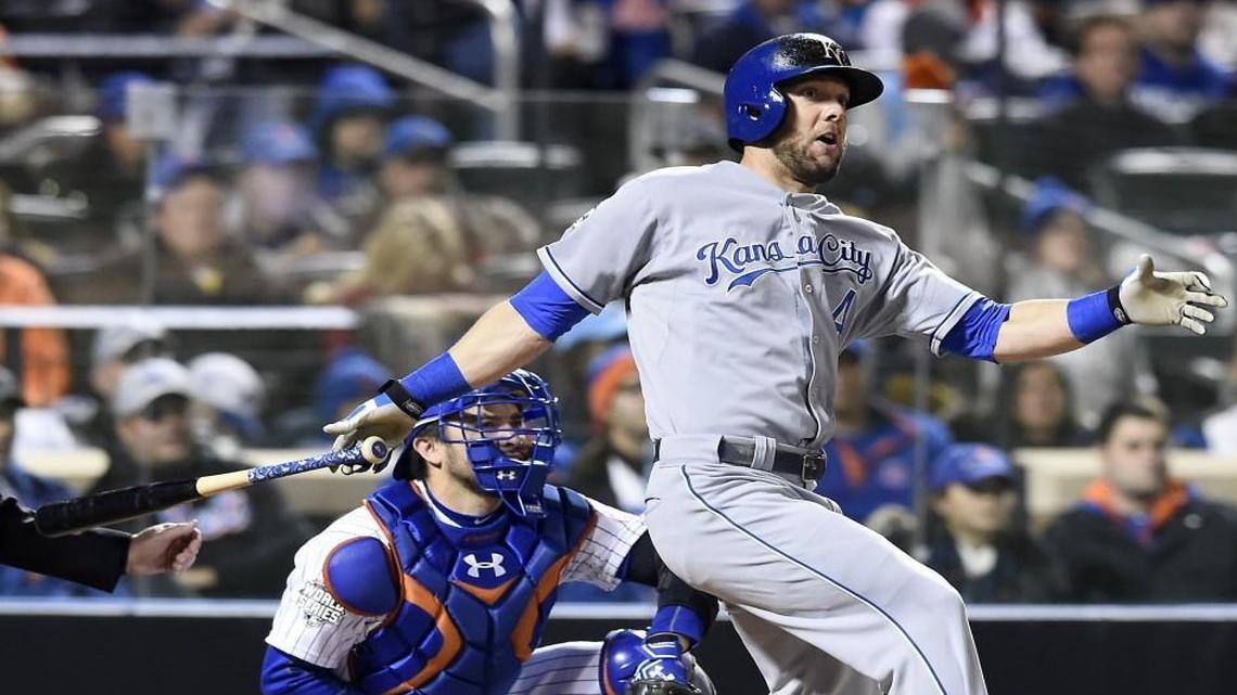 Alex Gordon has hit plenty for the Royals, including this RBI single in Game 4 of the World Series this year. But the team now must decide whether to take a chance and sign the 31-year-old with the club’s largest contract ever or to let him go.