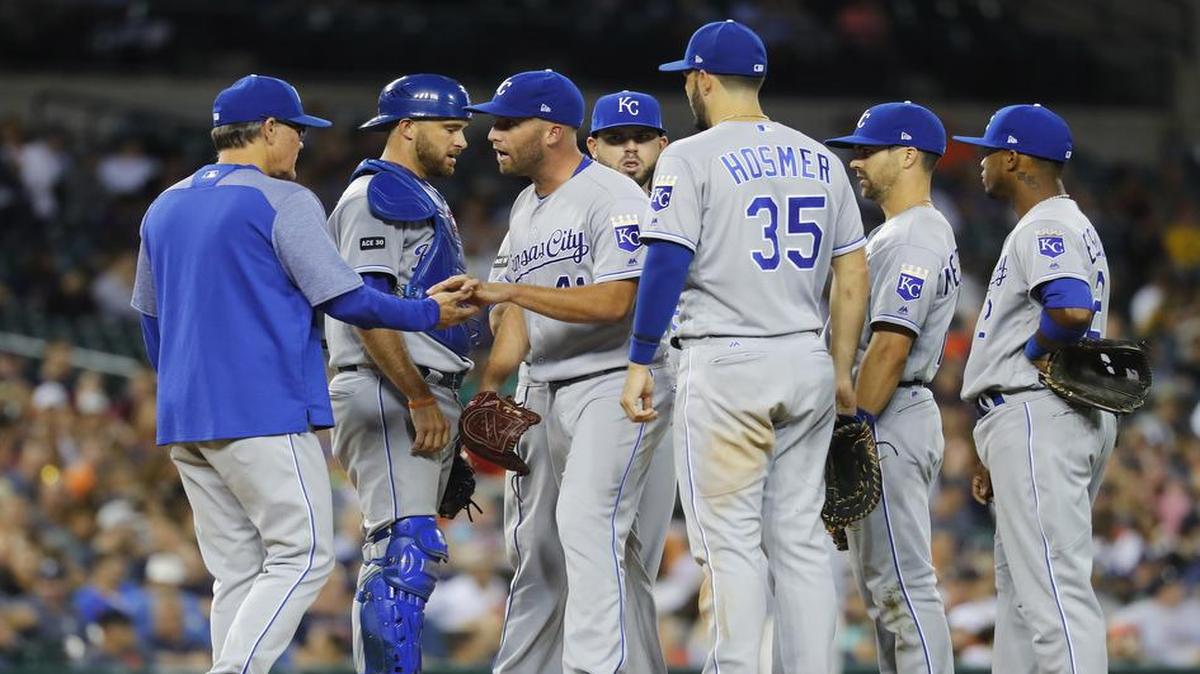 Royals catcher Salvador Perez was not part of the group on the mound when manager Ned Yost took starter Danny Duffy out of the game in the seventh inning Tuesday night in Detroit. Perez left the game in the fifth inning with what club officials called “right-side rib tightness.”