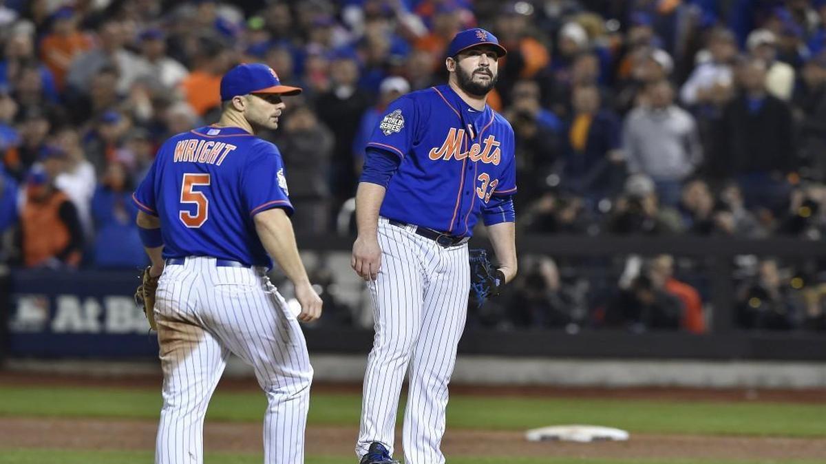 New York Mets starting pitcher Matt Harvey kept the Royals in check until the ninth inning. After he allowed Eric Hosmer to gain a base, he waited to be relieved Sunday at Citi Field.