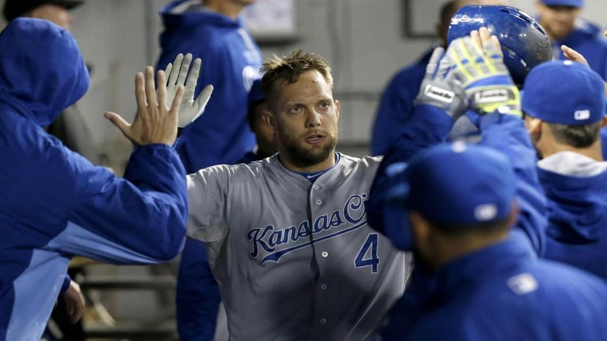 
Teammates congratulated the Alex Gordon after his solo home  Wednesday night in Chicago, his second homer since returning from the disabled list in September.

