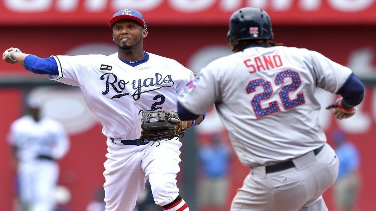 Kansas City Royals shortstop Alcides Escobar forced out Minnesota Twins' Miguel Sano during a game in July.