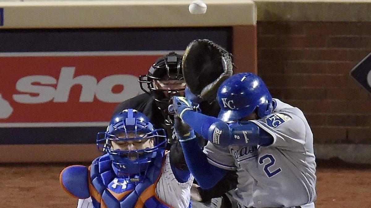 Mets starting pitcher Noah Syndergaard said he was trying to make Royals leadoff hitter Alcides Escobar uncomfortable with the first pitch of Friday’s World Series Game 3.