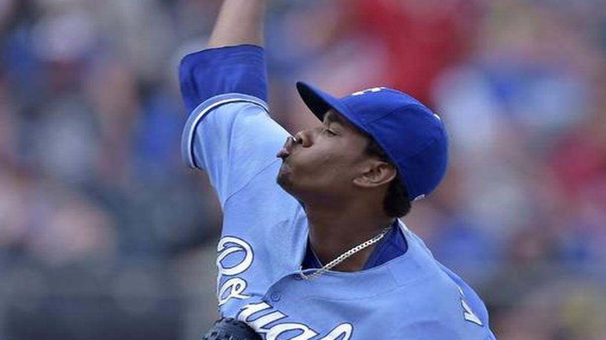 
Yordano Ventura made his first relief appearance for the Royals on Sunday and ended up getting the win.
