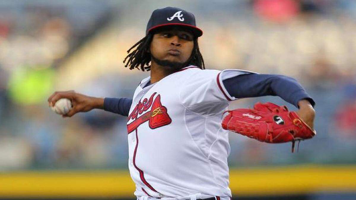 
The Royals are expected to meet this week with the representative for free-agent starter Ervin Santana according to people familiar with the situation. Santana pitched for the Braves this past season.
