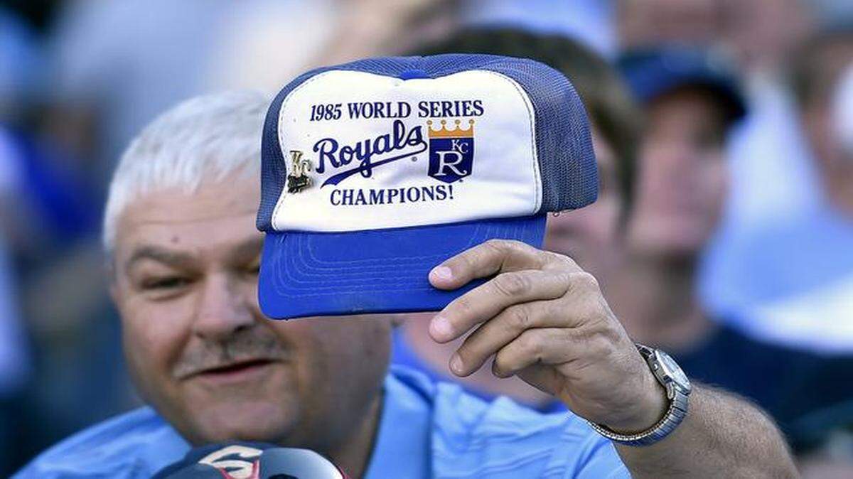 
The 37,212 who watched the Royals beat the Detroit Tigers 5-2 on Sunday at Kauffman Stadium brought the season final total to 1,956,482, the club’s best turnstile count since 1991. That was the last year the Royals topped 2 million.
