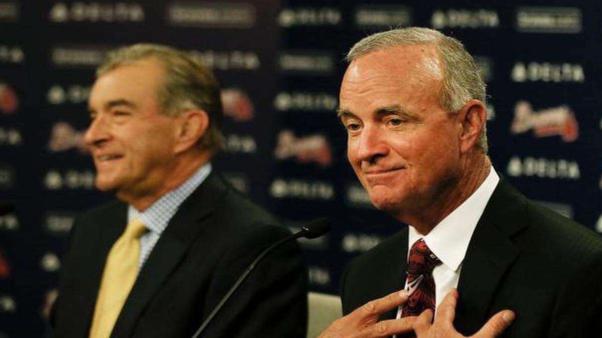
John Hart (right) sat next to Braves president John Schuerholz at a news conference announcing that Hart will be the team’s president of baseball operations.


