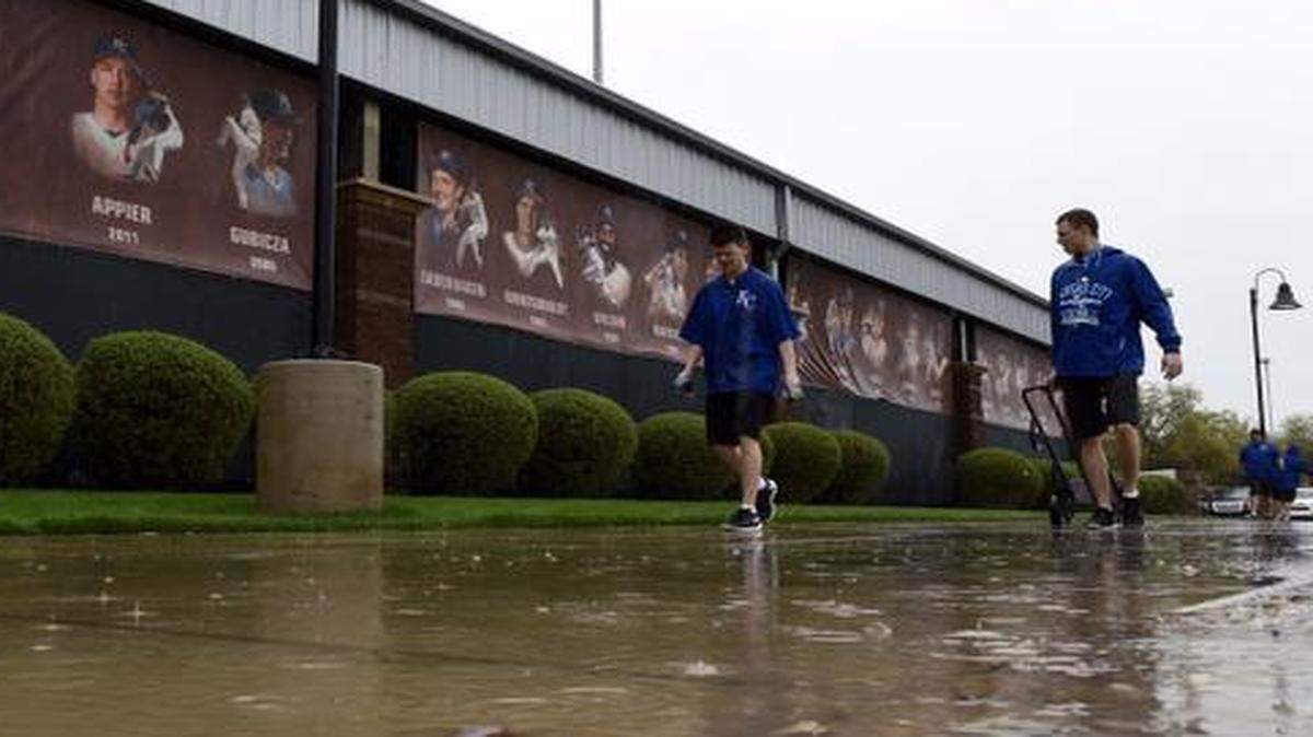 
The Royals canceled an intersquad game Monday because of the daylong rain.
