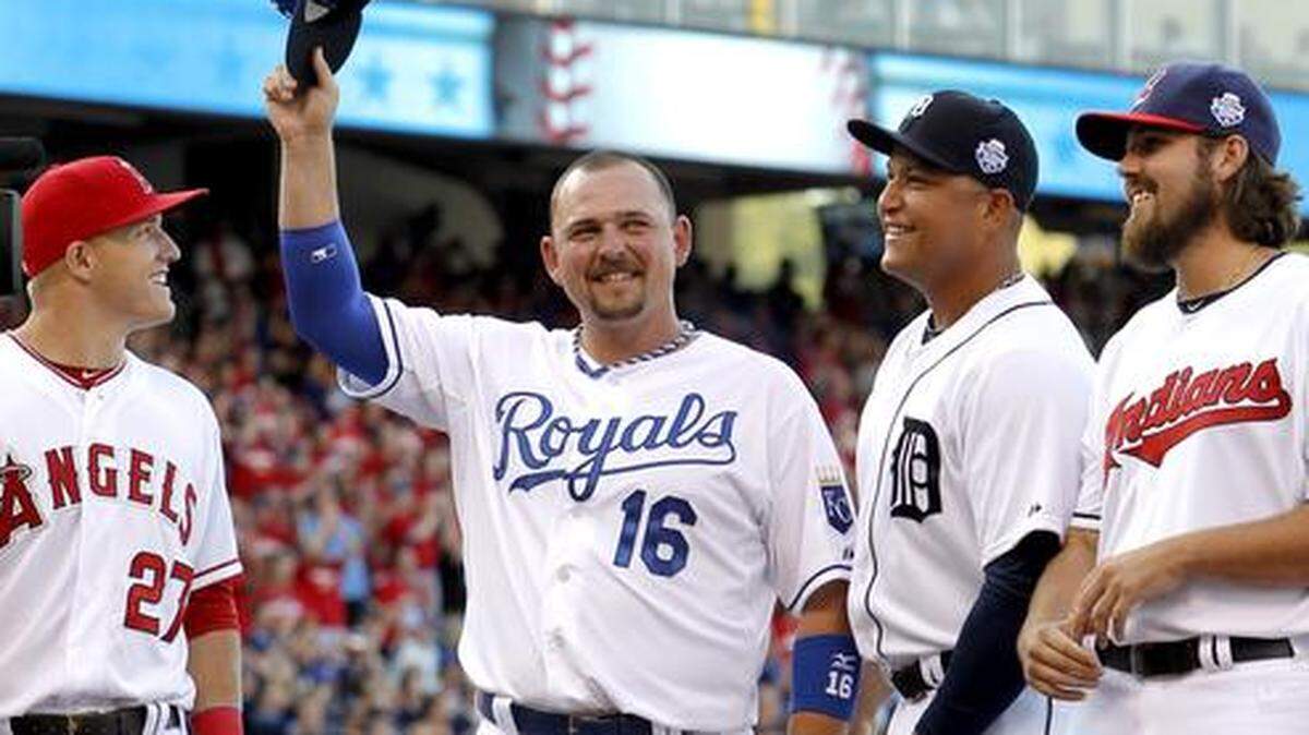 
American League All-Stars designated hitter Kansas City Royals Billy Butler (16) took off his hat and saluted the crowd as he was introduced during Tuesday’s Major League Baseball’s All-Star Game on July 10, 2012, at Kauffman Stadium in Kansas City, Missouri. 
