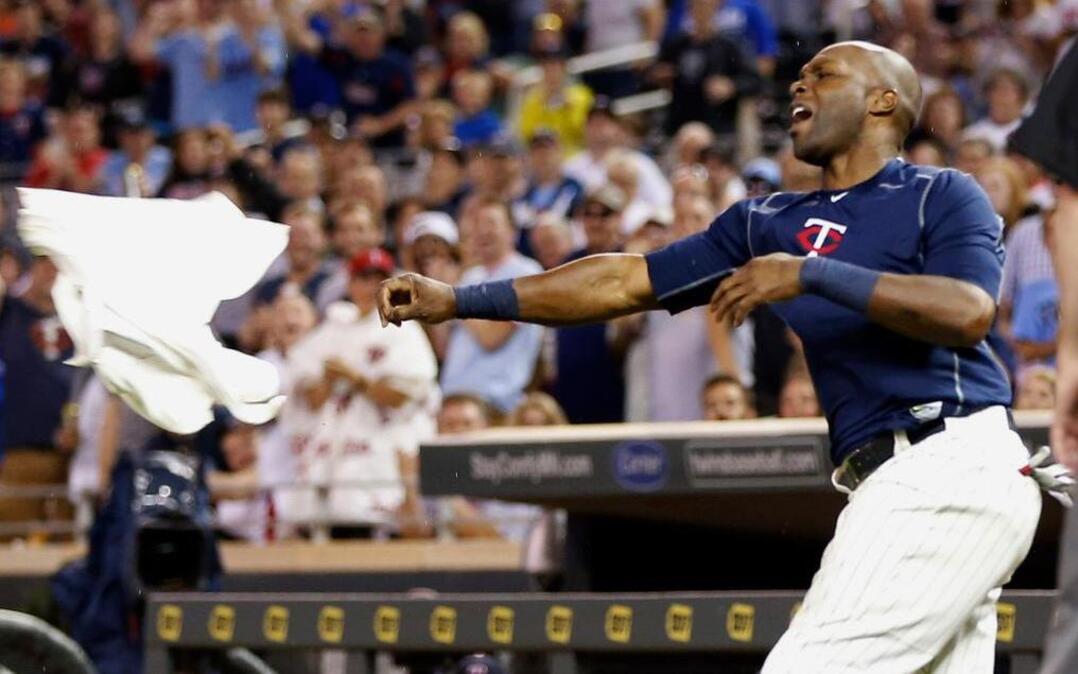 
The Minnesota Twins’ Torii Hunter tossed his jersey following his ejection after he was called out on strikes in the eighth inning against the Royals on Wednesday in Minneapolis. The Royals won 7-2, sweeping the three-game series.
