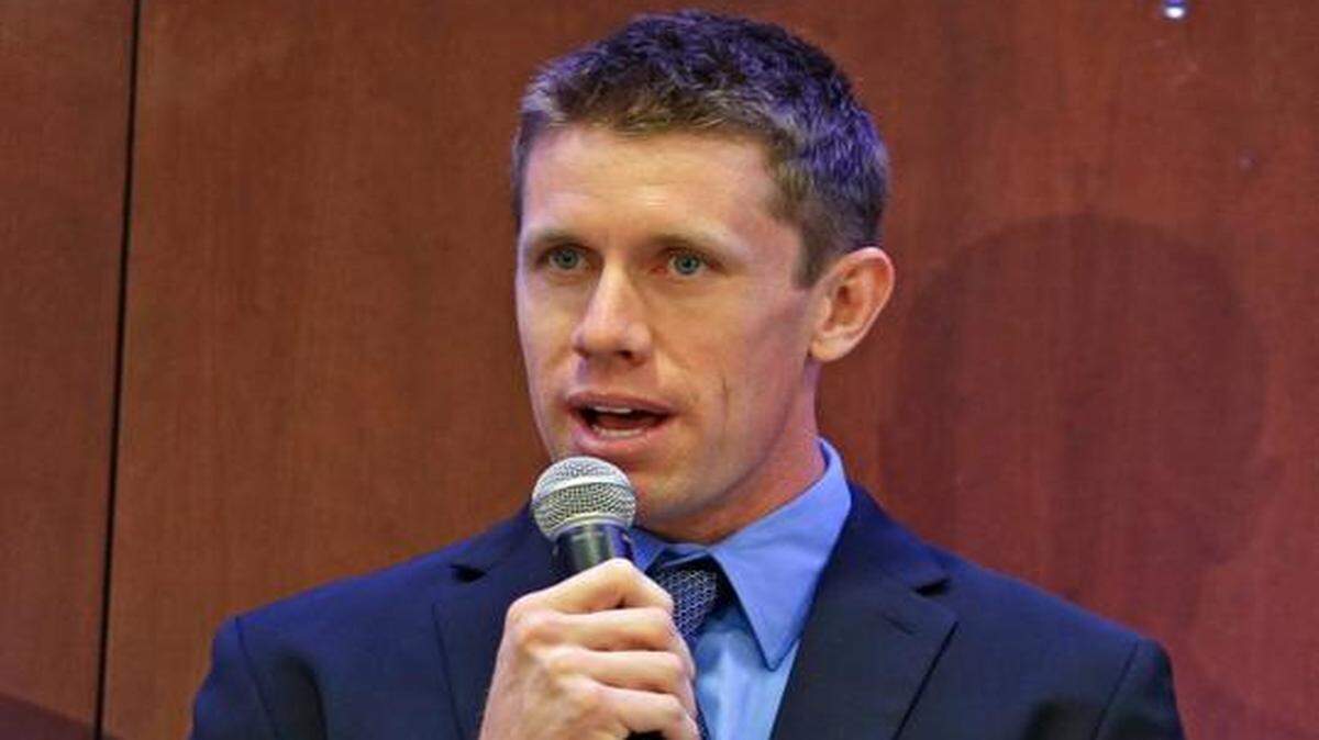 
Carl Edwards, who has driven for Roush for 12 years, will switch to a new team in 2015. 
