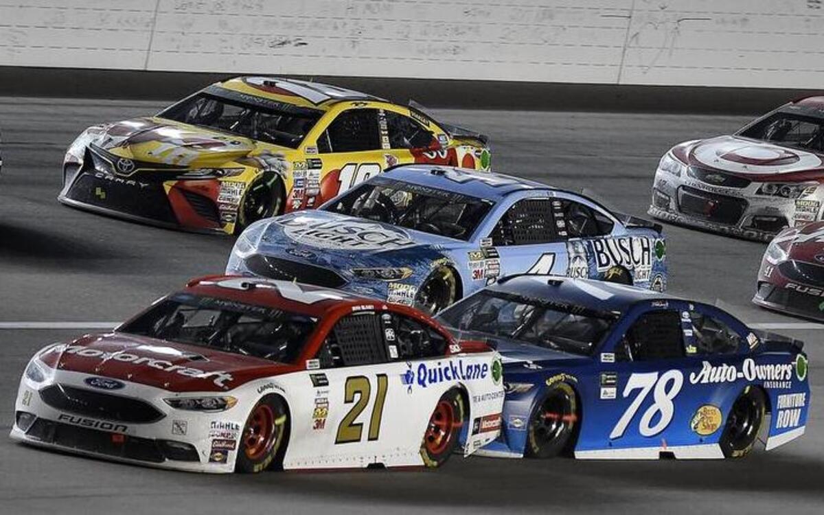 Martin Truex won the 2017 Go Bowling 400 at Kansas Speedway under the lights in 2017.