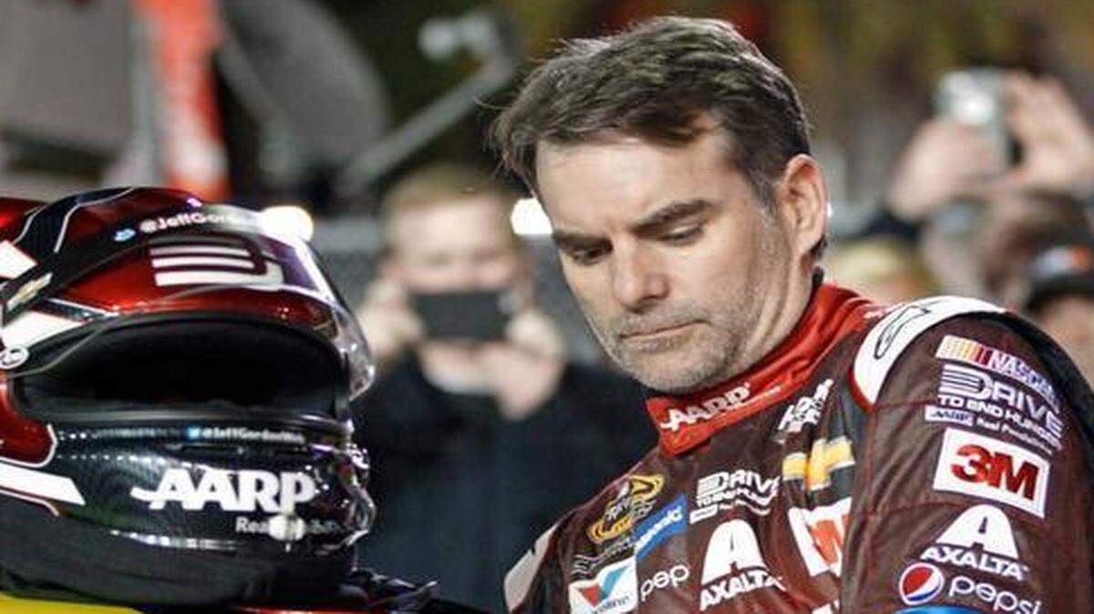 
Despite earlier hints, Jeff Gordon now says it’s unlikely he’ll join any races in 2016 after his pledged retirement at the end of this season. 
