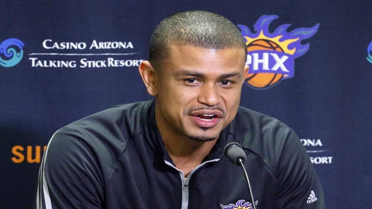 Phoenix Suns coach Earl Watson.