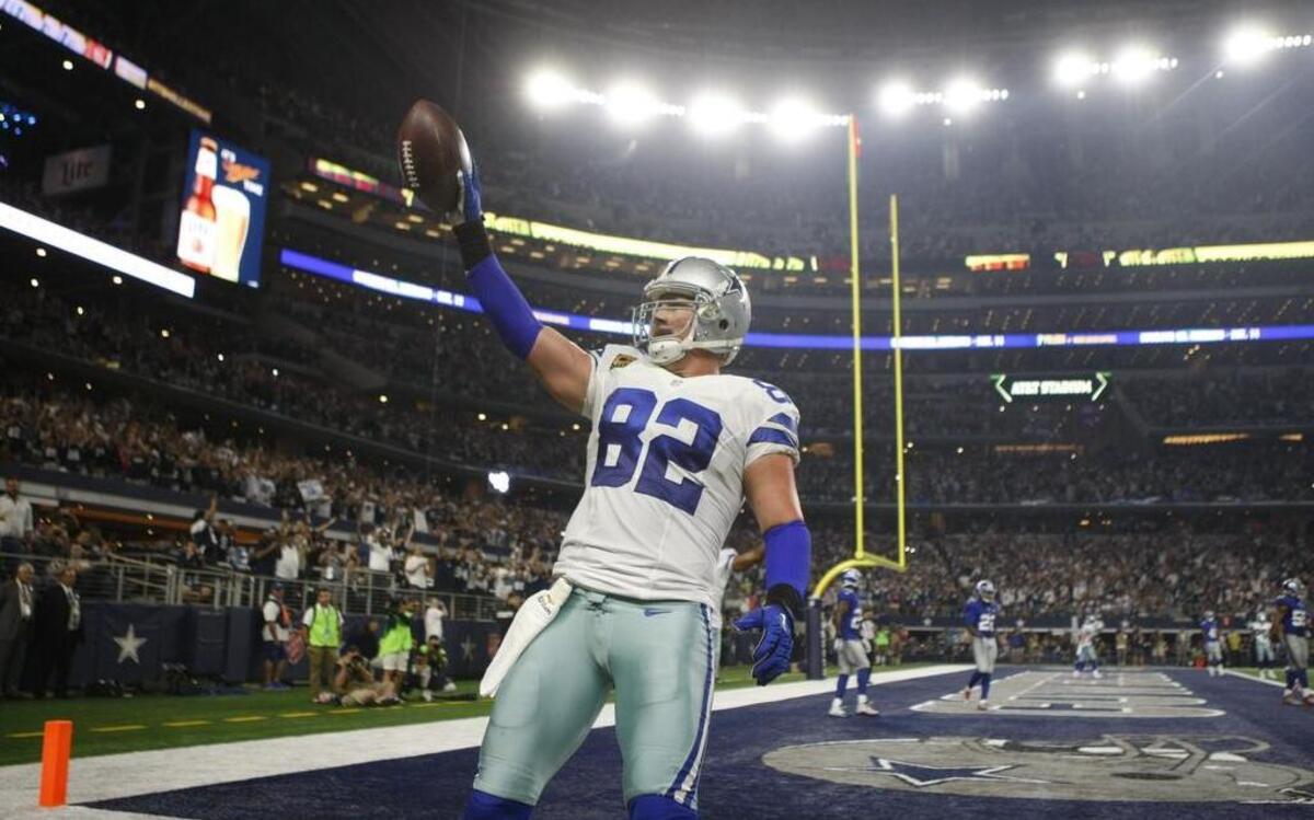 
The Dallas Cowboys are valued at $4 billion, according to Forbes, making them the NFL’s most valuable team and No. 1 in pro sports.
