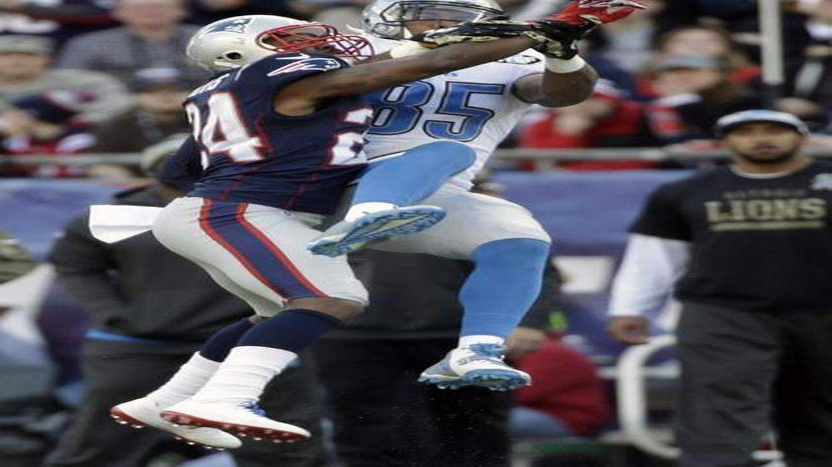 
In this Nov. 23, 2014 file photo, New England Patriots cornerback Darrelle Revis broke up a pass intended for Detroit Lions tight end Eric Ebron.
