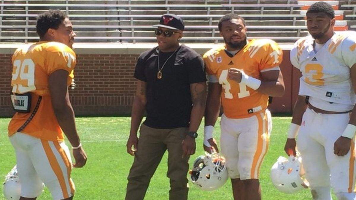 
The Chiefs’ Eric Berry (center) visited the Tennessee football team’s spring practice on Saturday in Knoxville.
