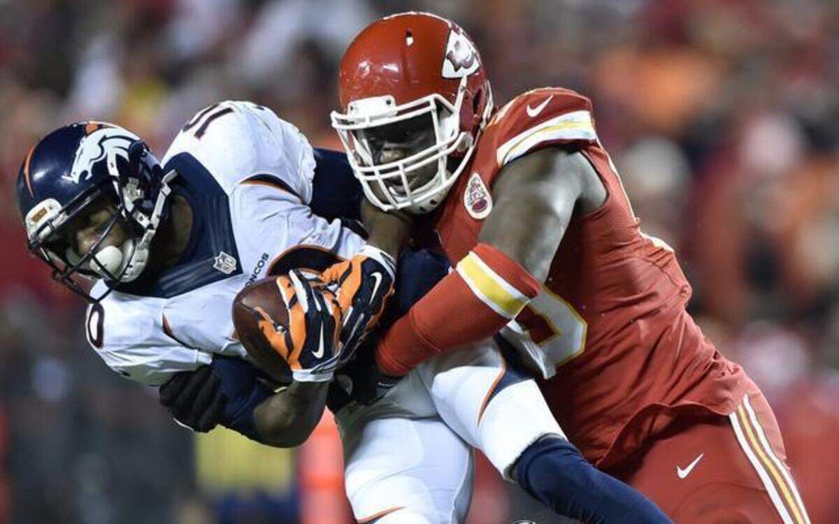 
The Chiefs placed a $13.1 million nonexclusive franchise tag on outside linebacker Justin Houston last week, but the team hasn’t really talked to Houston’s agent since then. However, general manager John Dorsey says there’s no reason to worry.
