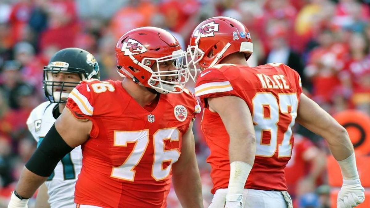 You want tough? The surging Chiefs are 6-2 this season despite missing a number of key players. Last week, tight end Travis Kelce, right, was ejected for arguing with an official, but guard Laurent Duvernay-Tardif, left, and his teammates disposed of Jacksonville 19-14.