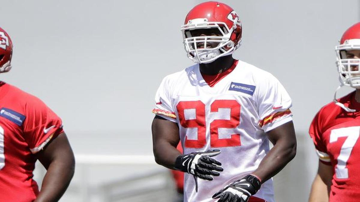Kansas City Chiefs defensive lineman Tanoh Kpassagnon signed his rookie contract Tuesday.