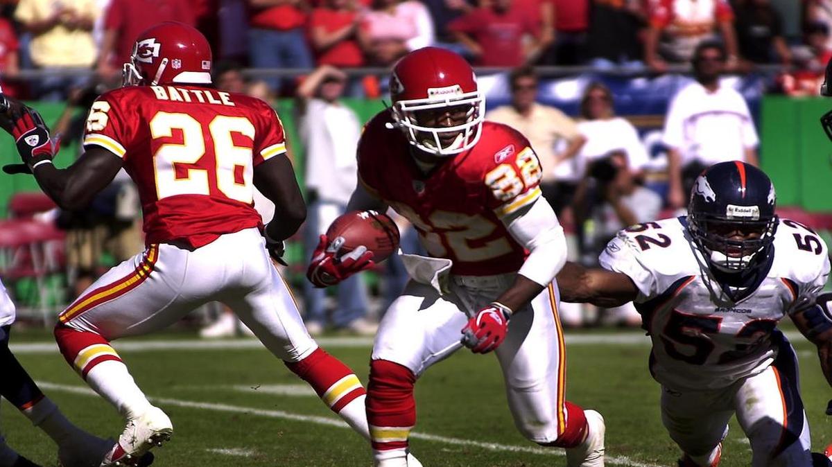 In the early 2000s, the Chiefs had perhaps the most dangerous punt returner in the game: Dante “Human Joystick” Hall, who was known for dodging, ducking and dancing around the opposition for long gains, and often touchdowns.