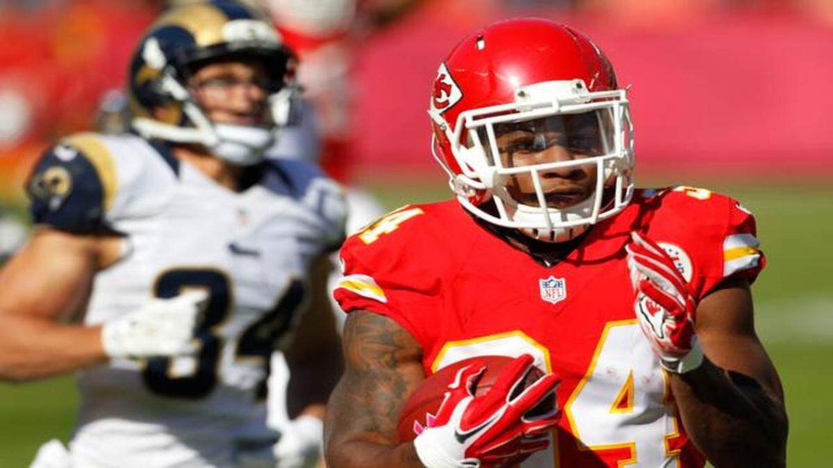 
At the start of the second half against the St. Louis Rams, Knile Davis fielded Greg Zuerlein’s kickoff — which he later described as “too hard” and “too high” — and exploded up the right sideline, weaving his way through defenders before he broke into the open field and turned on the jets for a 99-yard kick return that broke open the game, which the Chiefs went on to win 34-7.

