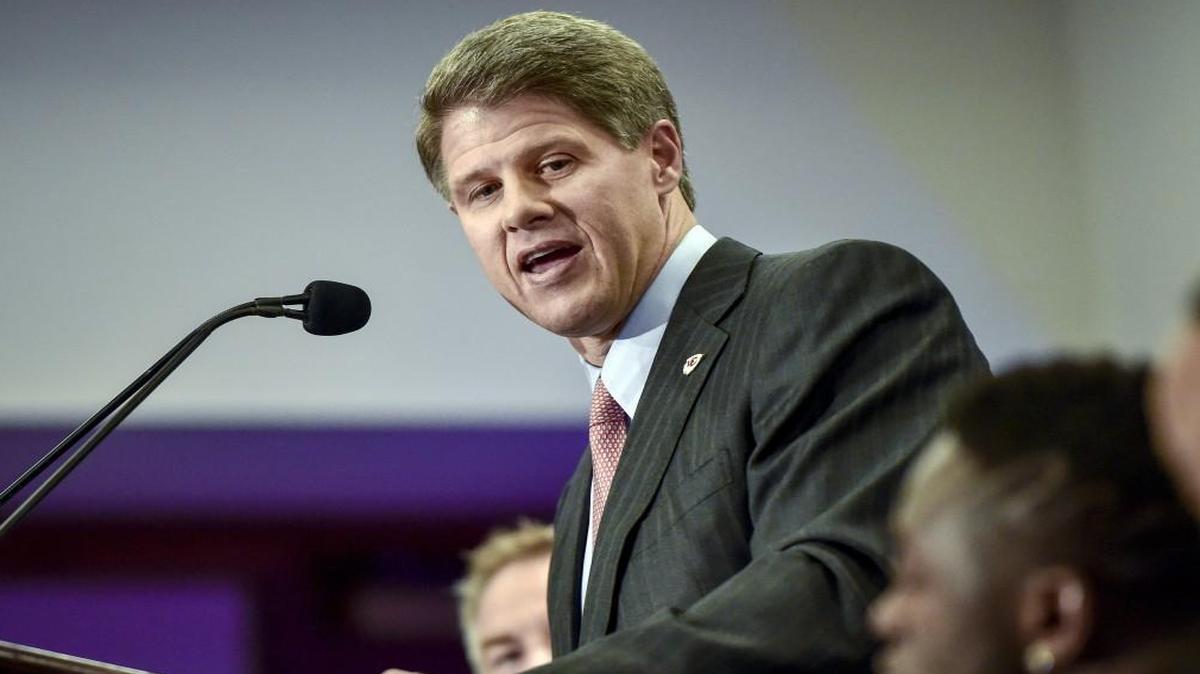 Kansas City Chiefs chairman and CEO Clark Hunt is in Boca Raton, Fla., for this week’s NFL owners’ meetings.