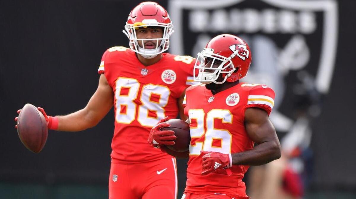 Kansas City Chiefs running back C.J. Spiller (26) and Travis Ross warmed up before the Oakland Raiders game on Thursday October 19, 2017 at Oakland Coliseum. Spiller had two touches for zero yards in the game and was released Monday by the team, the fourth time in two months the Chiefs have done so.