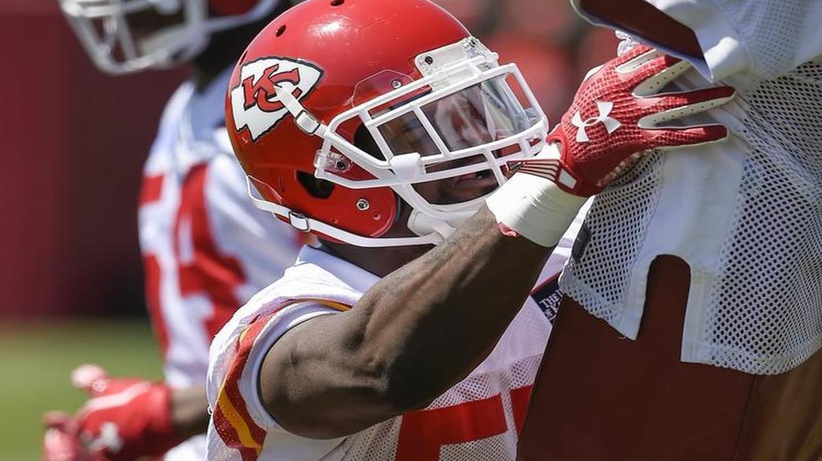 Chiefs outside linebacker Dee Ford is getting more reps at training camp with Justin Houston and Tamba Hali out.