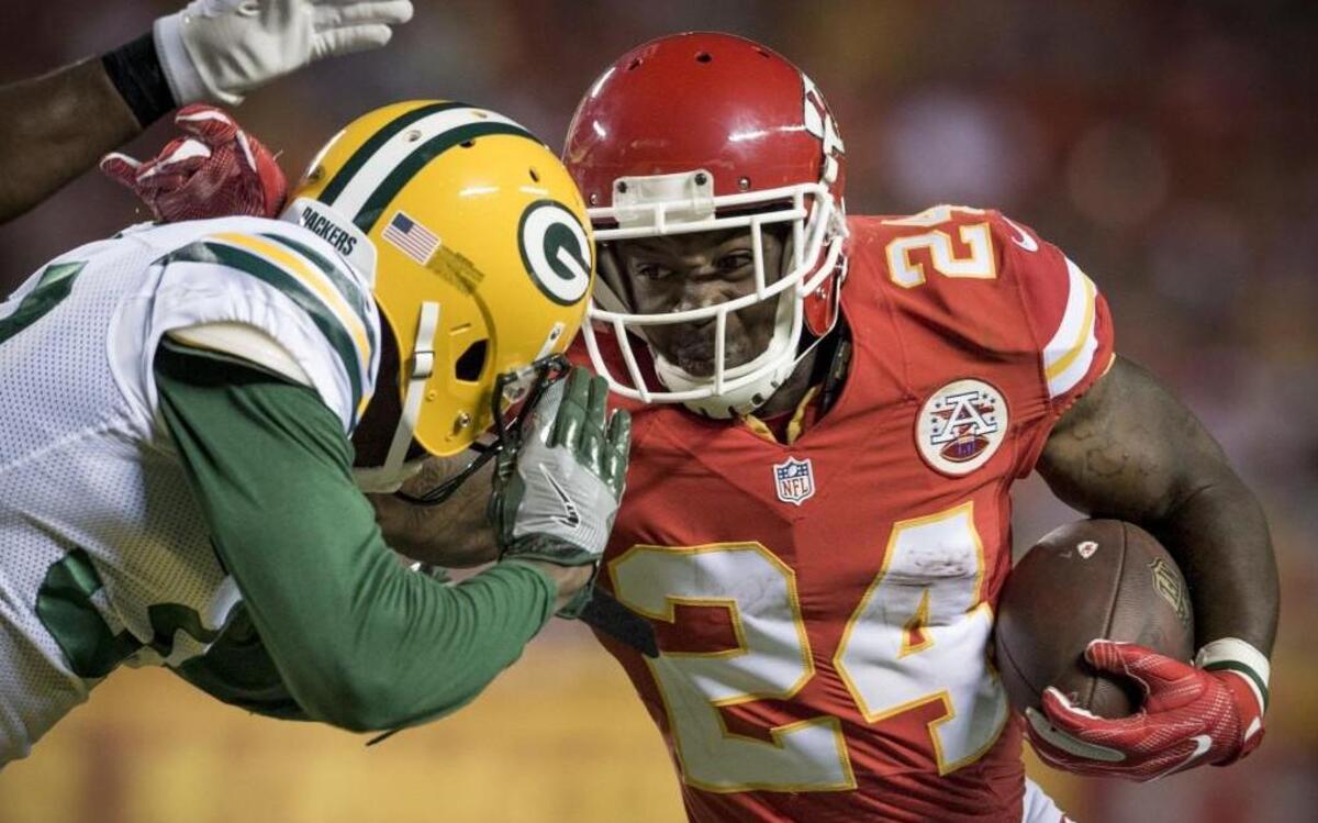Darrin Reaves (right) during a preseason game against the Green Bay Packers last year.