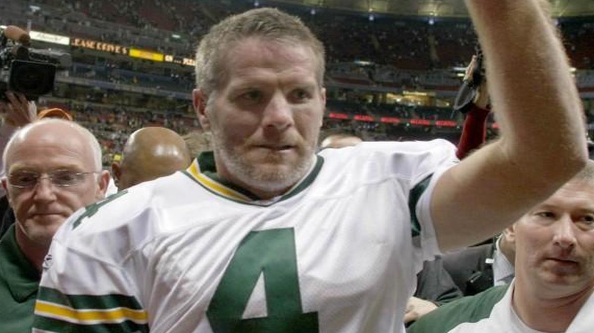 
Brett Favre, the NFL’s career leader in passing yards, leads the list of first-time eligible, modern-era candidates for the Pro Football Hall of Fame.
