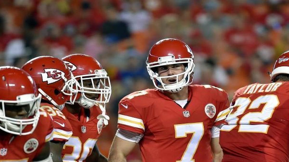 
Chiefs quarterback Aaron Murray calls an audible in the fourth quarter of Friday's football game against the Titans at Arrowhead Stadium.
