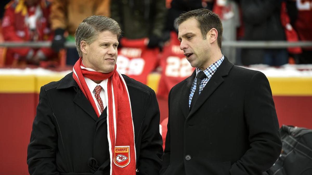 Chiefs owner Clark Hunt (left) with general manager Brett Veach before the game against the Miami Dolphins in December, 2017.