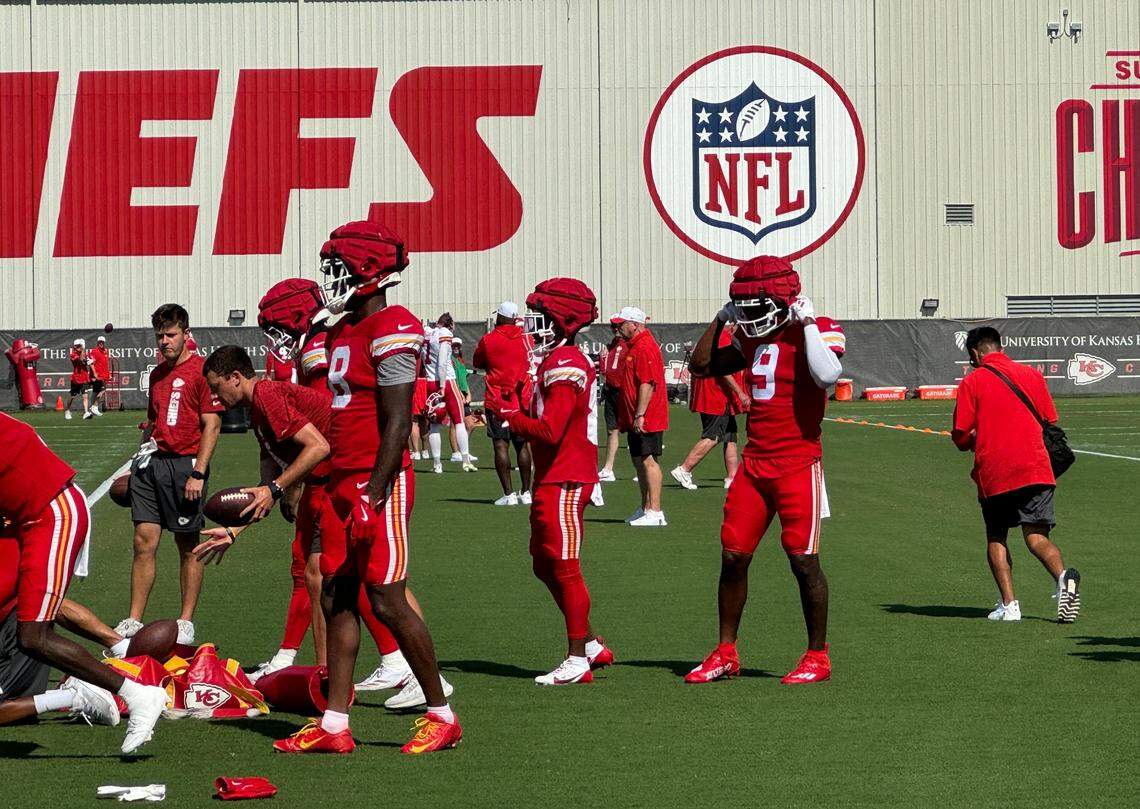 Receiver JuJu Smith-Schuster (9) participates in Kansas City Chiefs practice after signing with the team on Monday, Aug. 26, 2024, at the Chiefs practice fields.