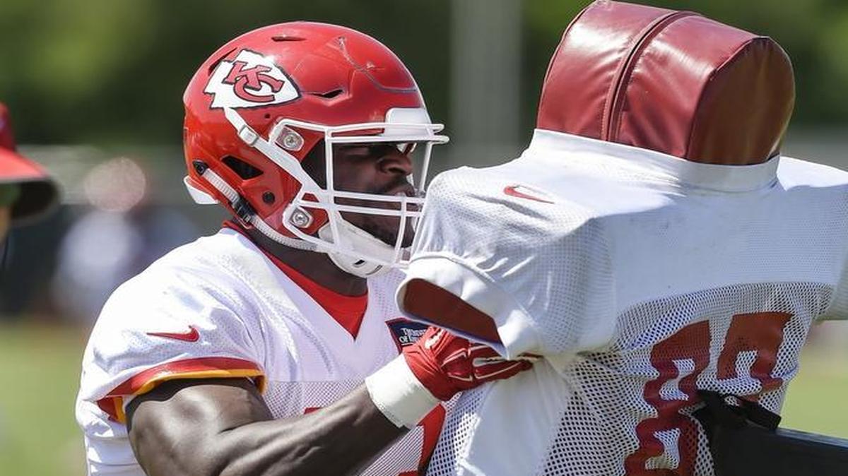 Kansas City Chiefs linebacker Efe Obada pushed a blocking sled during practice on Thursday.