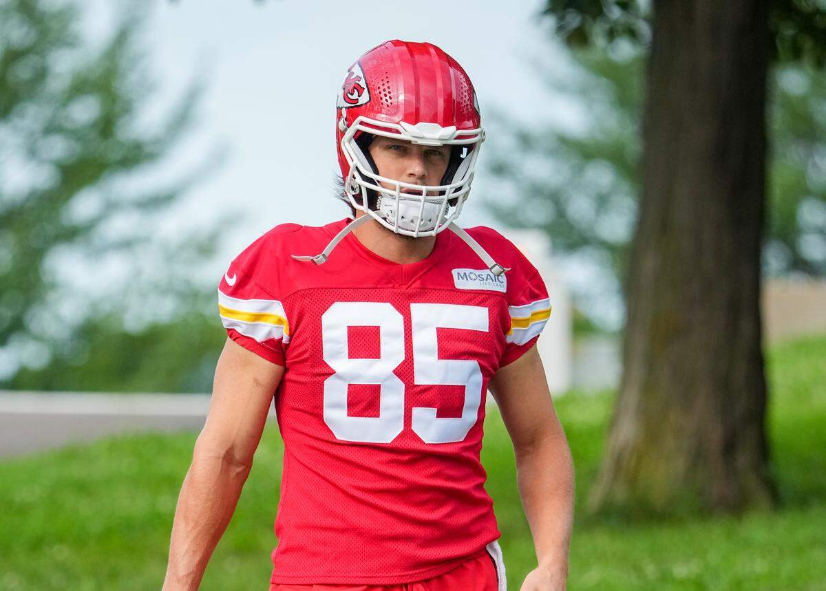 Kansas City Chiefs tight end Robert Tonyan walks down the hill to the practice fields during training camp at Missouri Western State University on July 22 in St. Joseph.