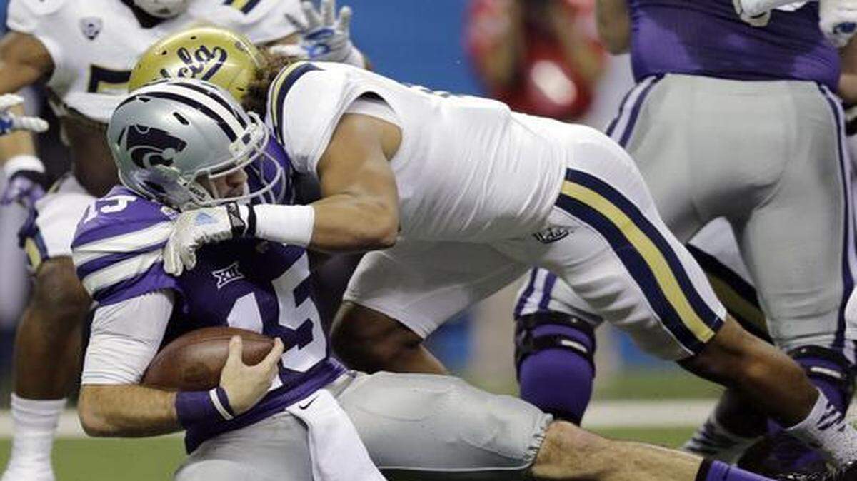 
Eric Kendricks sacked Kansas State’s Jake Waters in last month’s Alamo Bowl in San Antonio.


