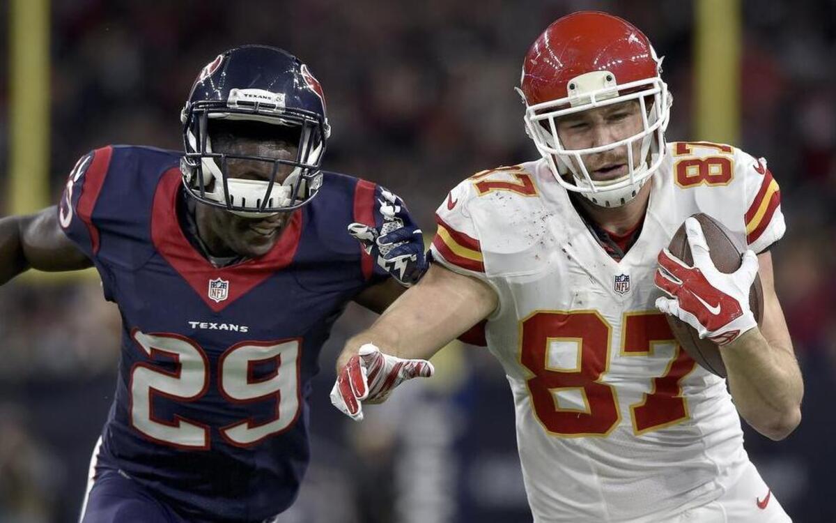 Chiefs tight end Travis Kelce (right) says he’s focused on producing another big game like the one he had at Houston last week.