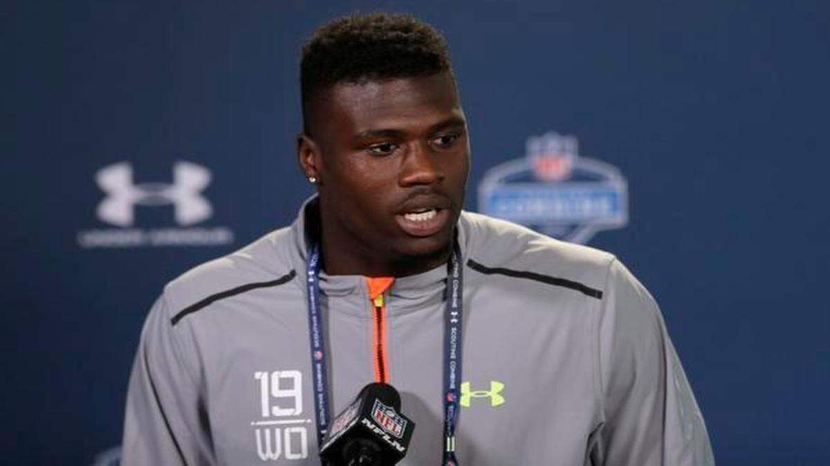 
Former Missouri wide receiver Dorial Green-Beckham addressed his past on Thursday without going into specifics: “All the decisions I made, I wish I could take it back,” he said. 

