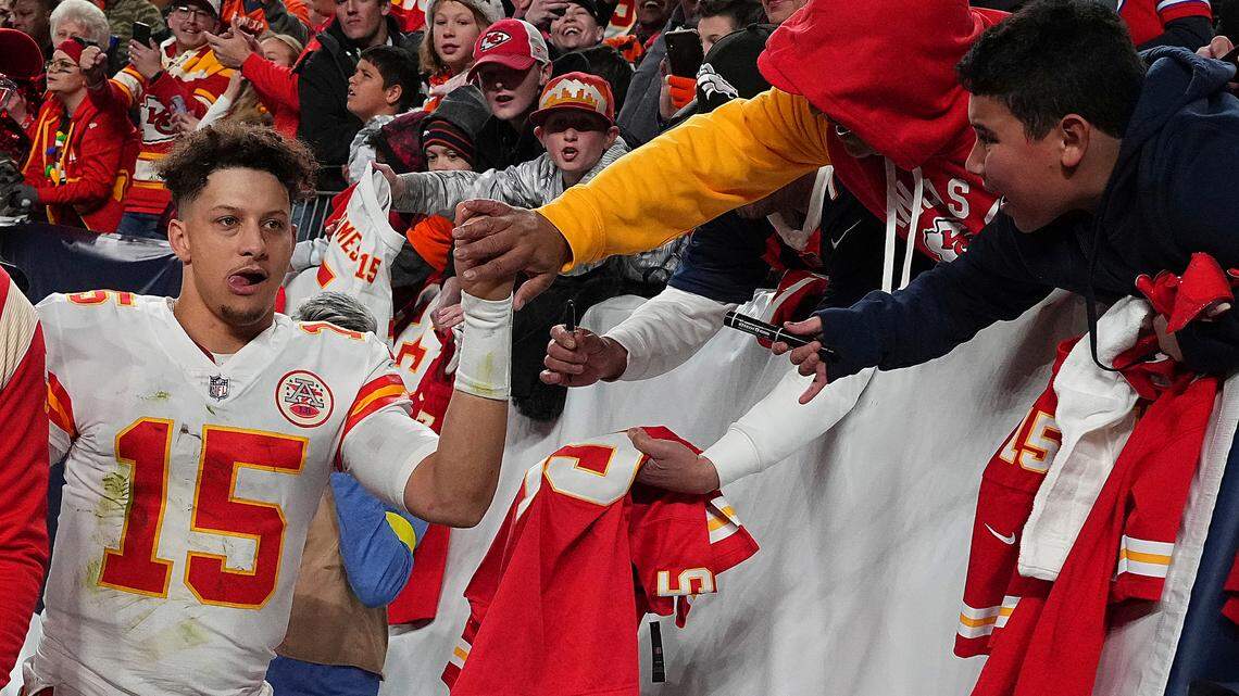 Why Mahomes changed critical Chiefs’ play call vs. Broncos — and what happened next