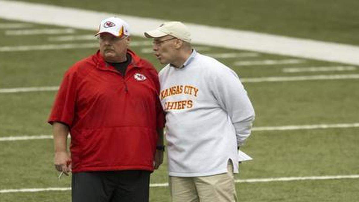 
Kansas City Chiefs head coach Andy Reid (left) and Chiefs general manager John Dorsey spoke during the first day of Chiefs rookie minicamp at the Arrowhead practice facility on May 24, 2014.

