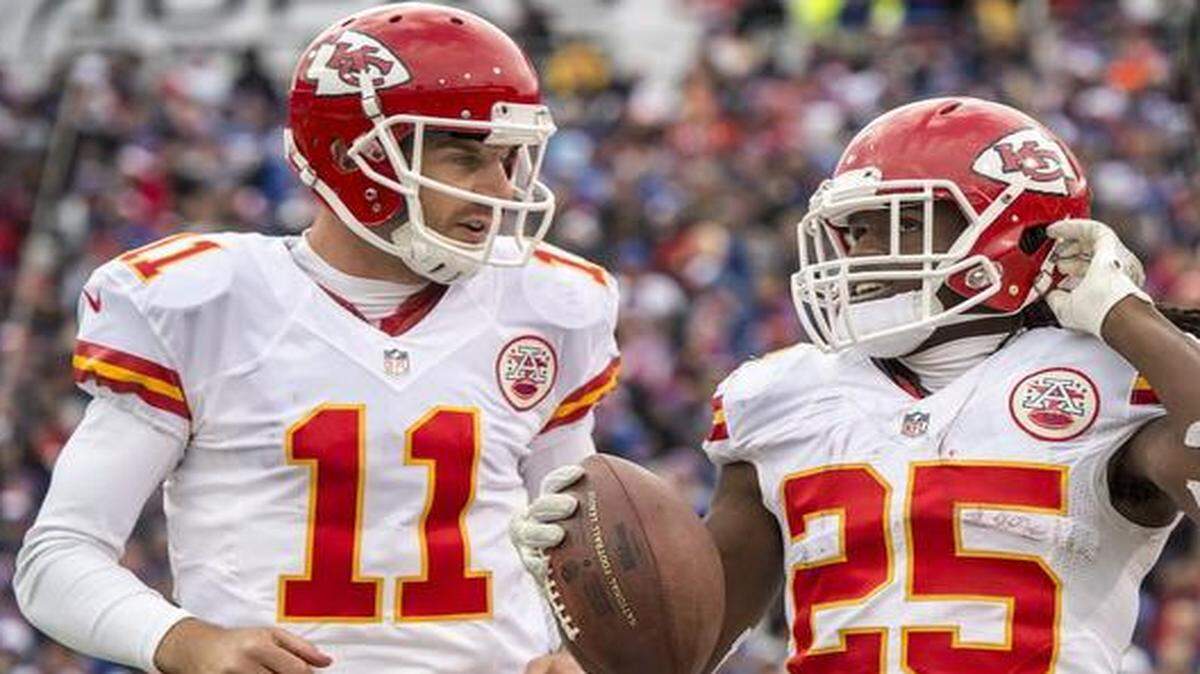 
Kansas City Chiefs quarterback Alex Smith and running back Jamaal Charles.
