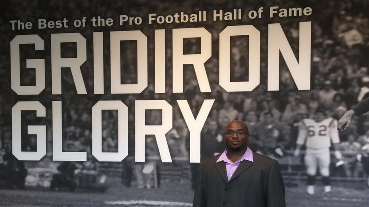 
Will Shields was honored Wednesday night as part of the “Gridiron Glory: The Best of the Pro Football Hall of Fame” exhibit at Union Station. 

