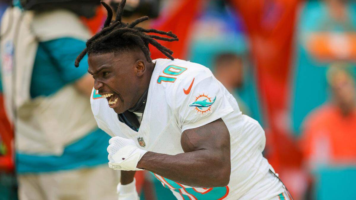 Miami Dolphins wide receiver Tyreek Hill (10) takes on the field prior to the game against the New York Giants at Hard Rock Stadium on Oct. 8, 2023 in Miami Gardens, Florida.