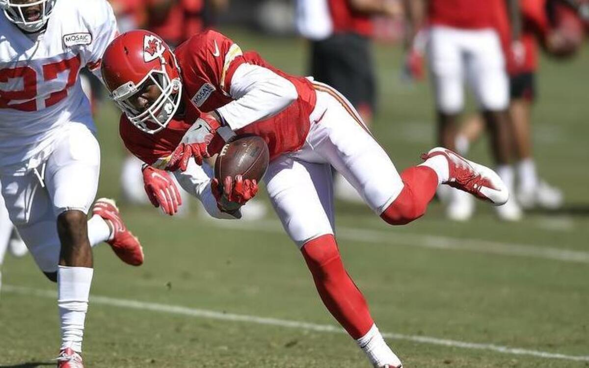 Kansas City Chiefs wide receiver Marcus Kemp (7) was cut Saturday but landed back on the team’s practice squad.